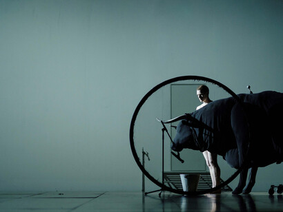 Dimitris Papaioannou, Transverse Orientation,  2021 © Julian Mommert