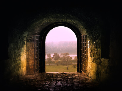 En el cruce de ambas expansiones renace el punto como origen de todos los símbolos