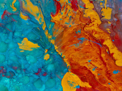 Me inclino por opinar que la felicidad tiene que ver con la actitud y es, hasta cierto punto, una decisión individual