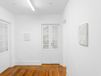 Elizabeth Atterbury, Language-like, exhibition view. Courtesy of Document Gallery