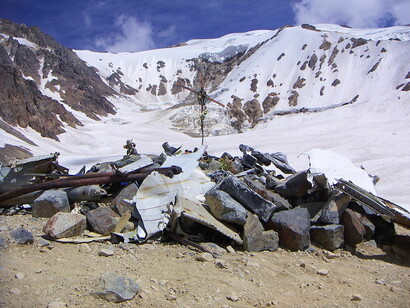 El accidente del vuelo 571, el «Milagro de los Andes», ocurrió el viernes 13 de octubre de 1972, cuando el avión militar con 40 pasajeros y cinco tripulantes que conducía al equipo de rugby Old Christians se estrelló en los Andes