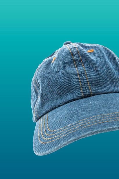 Boné jeans. É a referência que simplesmente resume essa nova onda e me arrisco até mesmo ou chamá-la de “tendencia emergente”