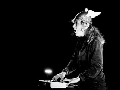 The Space Lady, durante una actuación en Estocolmo