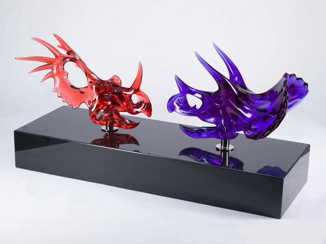 Mauro Perucchetti, Beauty is in the Eye of the Beholder, Pigmented urethane resin, stainless steel on granite base, Edition of 9, 63 x 129 x 45 cm © Halcyon Gallery
