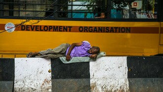 Es necesario redefinir la noción de "desarrollo social" para abandonar la ideología neoliberal