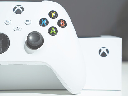 White xbox one game controller