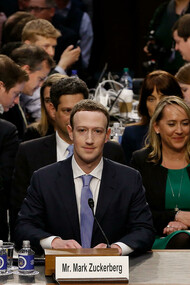 Mark Zuckerberg en su comparecencia en el Senado el año pasado