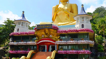 El espectacular Templo de Oro de Dambulla