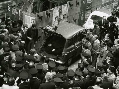 Il ritrovamento del corpo di Aldo Moro in via Caetani