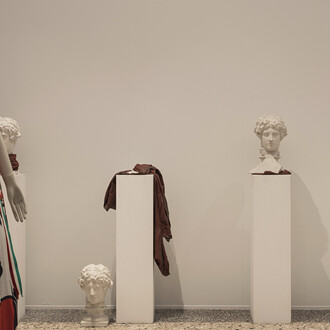 Italiana. L'Italia vista dalla moda 1971-2001. Courtesy of Palazzo Reale
