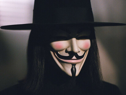 James McTeigue. V de Vedetta. 2005