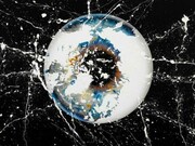 Marc Quinn, Solid, Liquid, Gas (Sublimation),
2013, Oil on canvas, 66 3/4 x 110 13/16 in. (169.5 x 281.5 cm), Photo: Todd-White Art Photography