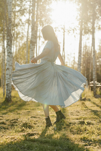 Una buena gestión emocional reduce el estrés y la ansiedad, favoreciendo una mejor salud mental y física