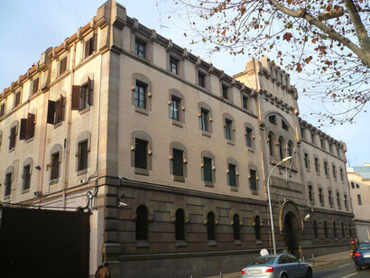 Cualquier criminal que haya entrado en contacto con el sistema de justicia y el sistema penal llega a una serie de conclusiones sobre dicho sistema, sobre él mismo y los motivos por los que está preso. Prisión La Modelo, Barcelona, España