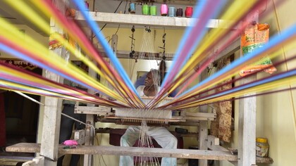 Mashru weaver Devjibhai Vankar, Godra village @ Ashish Kothari