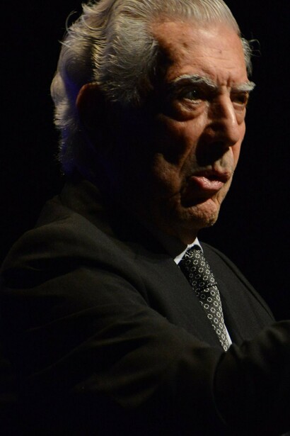 Vargas Llosa propinó otros golpes conocidos: uno a su padre y otro a uno de sus hijos 