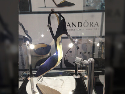 Modelo de invierno de los zapatos joya de Pandora by Eduardo Ruiz