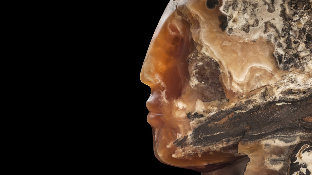 Emily Young, Cloud Fire Head, 2015, caramel onyx, 30 x 30 x 30 cm