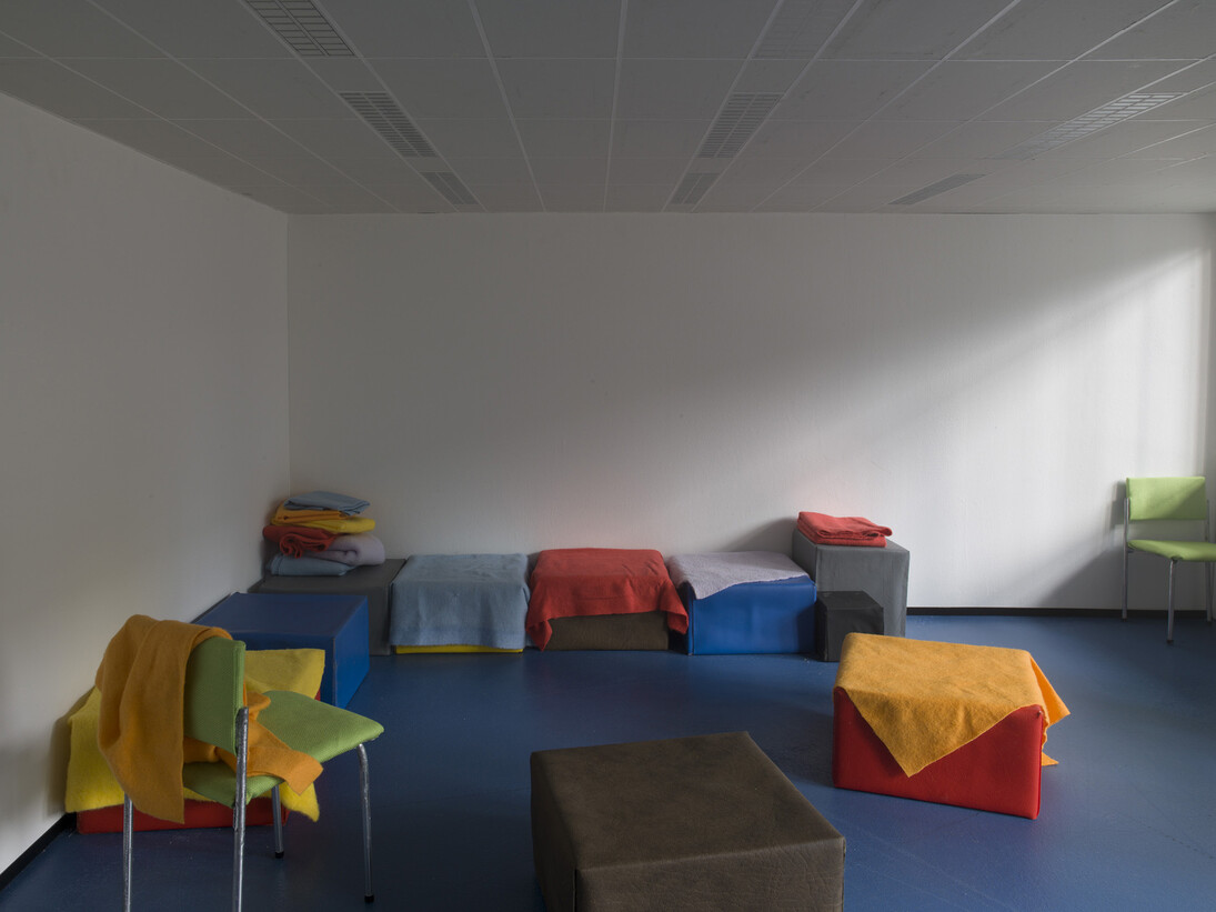 Edwin Zwakman, Group, 2013, c-print, diasec/dibond, 51 1/4 x 72 in /
130 x 183 cm