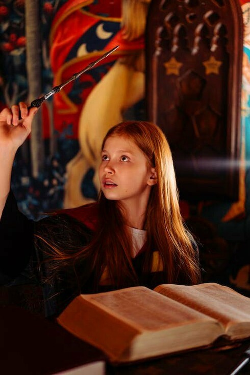 Stando a quanto affermano la maggior parte dei testi magici antichi, ogni essere animato o inanimato di questo mondo possiede un diretto corrispondente nella sfera celeste