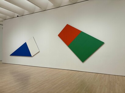 Installation view at the San Francisco Museum of Modern Art (SFMOMA) featuring Ellsworth Kelly’s Blue White (1968, oil on canvas) and Red Green (1968, oil on canvas), both from the Doris and Donald Fisher Collection. Photo: © İdil Burkutoğlu