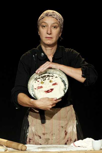 Arianna Scommegna in Mater Strangosciàs