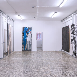 Irene Anguita, Get in line, vista de exhibición. Cortesía de El Chico Galería. Foto por Goro Studio