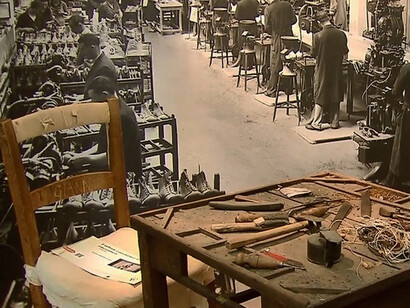 Antico tavolo dell’artigiano calzolaio “Museo dell'imprenditoria Vigevanese presso Palazzo Merula”