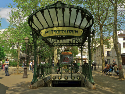Hector Guimard – Entrance to Paris Metro