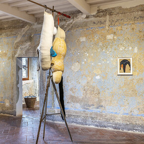 Berlinde De Bruyckere, Same old, same old, veduta dell’esposizione. Cortesia della Galleria Continua