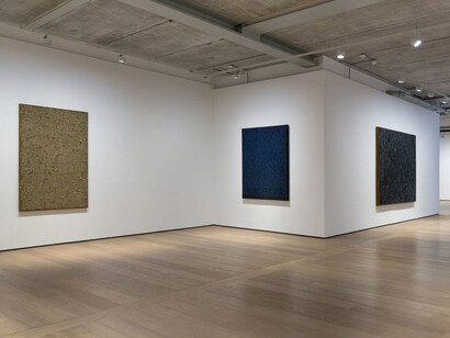 Ha Chong-Hyun, Exhibition view. Courtesy of Almine Rech