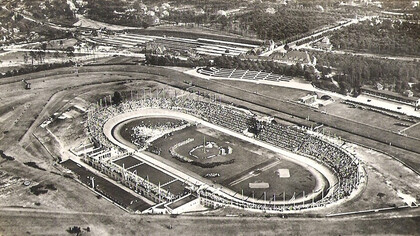 Das Deutsche Stadion - 1913 Berlin - Zuschauerplätze: 30000