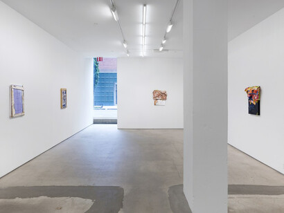 Leslie Wayne, Exhibition view. Courtesy of Jack Shainman Gallery