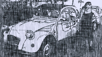 Ella junto al «dos caballos» del abuelo