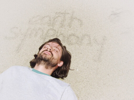 André Van Hissenhoven: vive entregado al presente y al plan de su espíritu, y con la intención puesta en proyectar la nueva Tierra