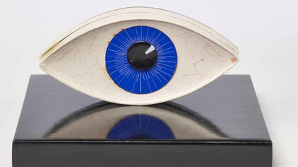 Man Ray: Le témoin, 1941 (1971). Museo Boijmans Van Beuningen, Rotterdam, photo Jannes Linders © Man Ray Trust by SIAE 2018