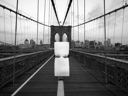 Vesna Perunović, Moving monument - Brooklyn bridge, 2012. Courtesy of Galerija Božidar Jakac