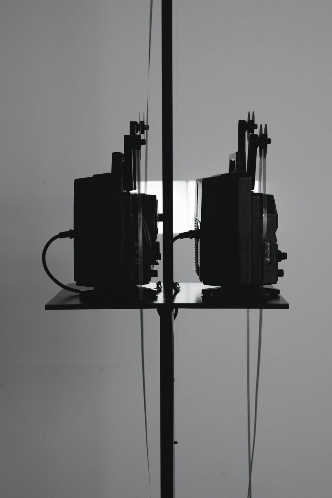 Elizabeth McAlpine
Ends( sprayed Sound), 2015
C-Type print
85x120 cm
Courtesy: Laura Bartlett Gallery, London and Rita Urso, Milann
