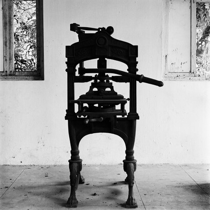 Senza titolo - Dalla serie “Museum of Printing Press”, 2015. Archival pigment print, 38 x 38 cm. Courtesy of the artist and Frith Street Gallery, London, © Dayanita Singh