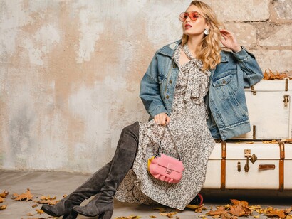 A estética Boho dessa vez é mais polida e menos confusa como eram nas décadas passadas e veio com o nome de Boho Chic. Mas a volta se inspirou tanto em referências clássicas que trouxe à tona uma procura por peças vintage para fazer o mix com peças mais moderna 