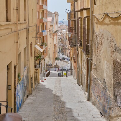 L’estate sembrava ormai pronta a impadronirsi di ogni cosa, portando con sé notti in spiaggia, musica improvvisata e quella leggerezza che solo certi giorni tra amici sanno regalare