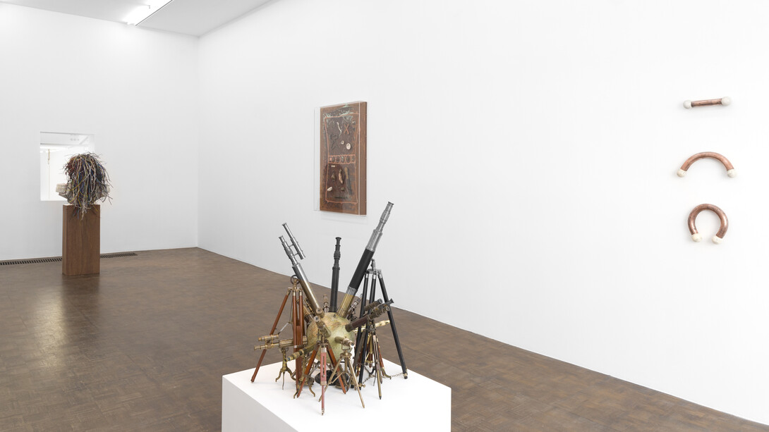 Maarten Vande Eynde, Hoaxing histories, exhibition view. Courtesy of Meesen