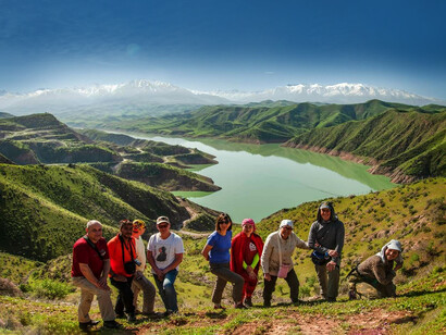 Turistas visitando la región de Kashkadarya, Uzbekistán