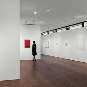 Mark Rothko and Robert Ryman, Just there, exhibition view. Courtesy of Hauser & Wirth Gallery
