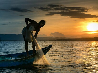 Le moment joyeux où vous avez une pêche fructueuse