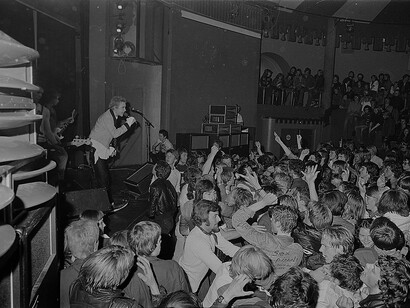 Sex Pistols en Norvège, 1977. Photo par Billedbladet NÅ/Arne S. Nielsen. Riksarkivet (Archives nationales de Norvège) d'Oslo, Norvège