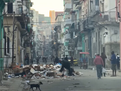 Acercarse a la realidad conlleva liberación. Sin embargo, ver la realidad no significa, inmediatamente, dar sentido a una situación determinada. La Habana, sumida en la pobreza, Cuba