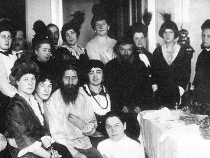 Rasputín con admiradoras