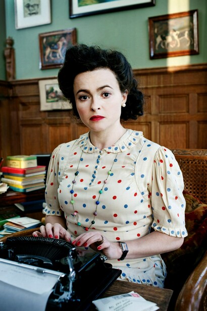 La actriz Helena Bonham Carter encarna a Enid Blyto en una adaptación televisiva de su vida