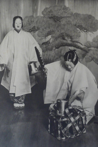 Kazuma Ogawa
Theatre of Noh C1890
(C) Kazuma Ogawa
Courtesy of Michael Hoppen Gallery 
